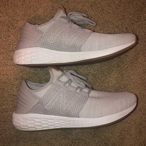 New balance tennis shoes